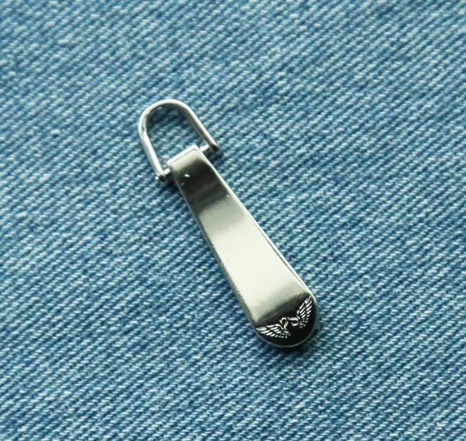 Metal Zipper Pull Logo Tag